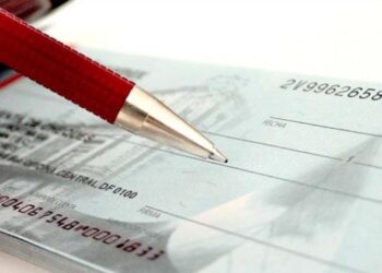 &Eacute;crire le num&eacute;ro de la CIN derri&egrave;re un ch&egrave;que, une pratique ill&eacute;gale ?