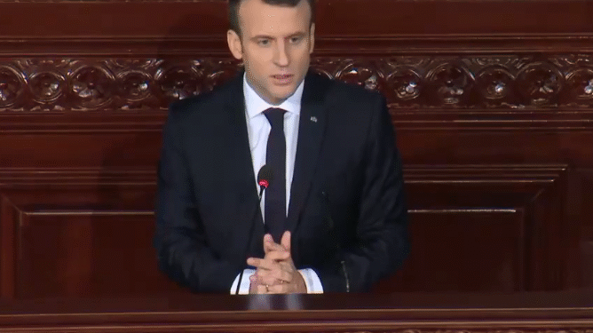 Emmanuel Macron aux Tunisiens : "Nous vous aiderons en tant que frères, non amis"