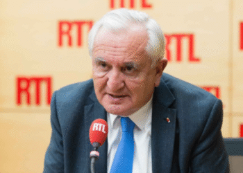 "La Tunisie est en train de d&eacute;river", selon Jean-Pierre Raffarin