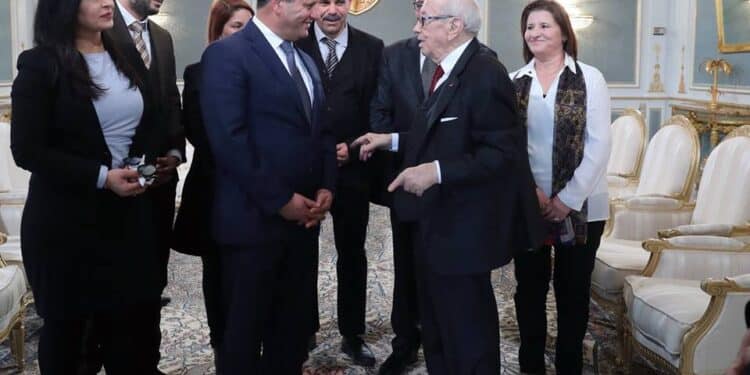 Tunisie : Journalistes en col&egrave;re, Caid Essebsi s'entretient avec le SNJT
