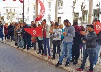 Les ouvriers de chantiers manifestent &agrave; Tunis