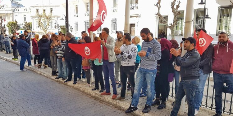 Les ouvriers de chantiers manifestent à Tunis