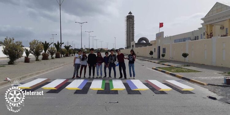 Tunisie : Des jeunes mettent en place le premier passage piéton "3D"
