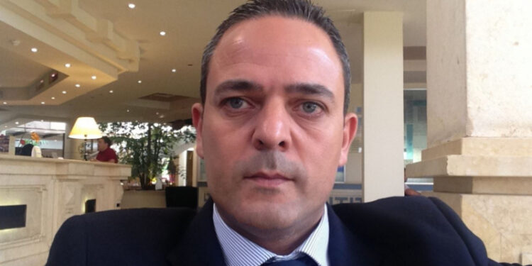 Hatem Chelli, l'avocat tunisien qui défie l'UE