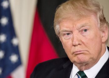 Trump entretient le flou sur une frappe en Syrie