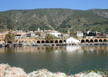 Entre corsaires d'hier et pêcheurs d'aujourd'hui : Le charme mélancolique de Porto Farina