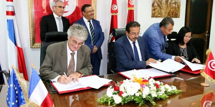 Changement climatique : Signature de deux accords entre la Tunisie et la France