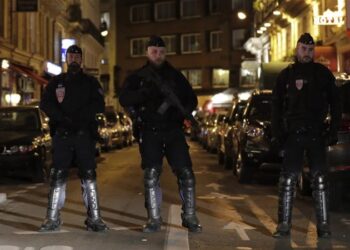 Attaque au couteau à Paris : 2 morts, dont l'assaillant