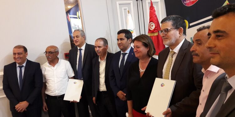 Tunisie Telecom et la Fédération des télécommunications signent la charte du dialogue social