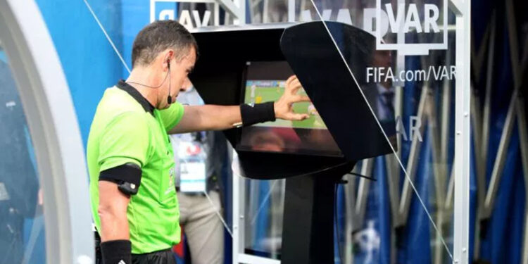 Mondial : La VAR utilisée 335 fois lors des 48 matches du 1er tour
