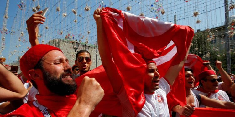 "Mouch Normal" : Les supporters tunisiens encaissent la défaite avec humour (Vidéo)