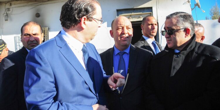 Tunisie : 50 avocats vont porter plainte contre Youssef Chahed