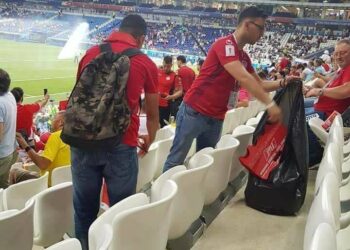 Mondial : Apr&egrave;s le match, les supporters tunisiens font le m&eacute;nage