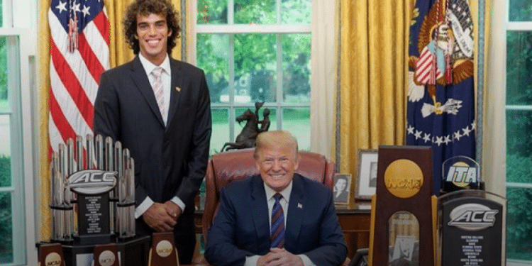Skander Mansouri, Champion universitaire de tennis, reçu par Donald Trump