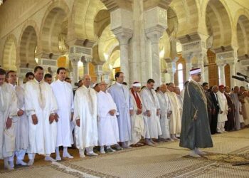 Ca&iuml;d Essebsi, Chahed et Ennaceur effectuent la pri&egrave;re de l&rsquo;A&iuml;d