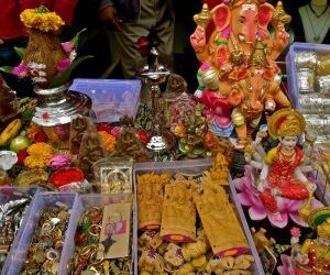 "Aux souvenirs des Indes" : Bazars indiens dans les souks de Tunis