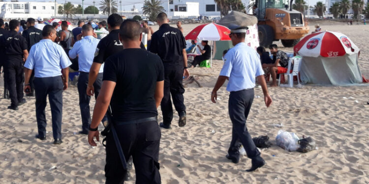 Six personnes arrêtées en marge des affrontements sur la plage de la Goulette