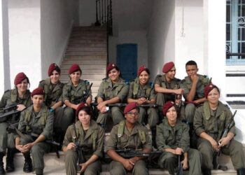Service militaire : Un projet de loi pour augmenter le nombre de femmes engag&eacute;es