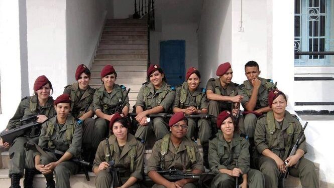 Service militaire : Un projet de loi pour augmenter le nombre de femmes engagées