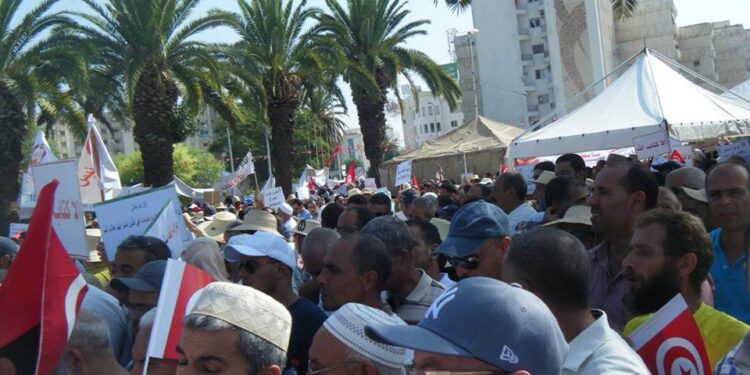 Tunisie : Imposante manifestation contre le rapport de la COLIBE