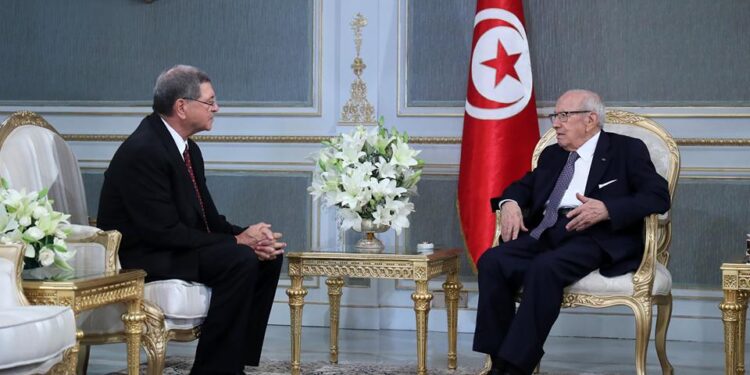 Habib Essid nommé conseiller du président chargé des affaires politiques