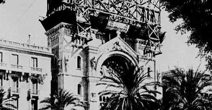 Une photo rare du temps de la construction des tours de la cathédrale de Tunis