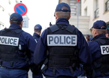 Attaque au couteau à Paris: Un mort et deux blessés graves