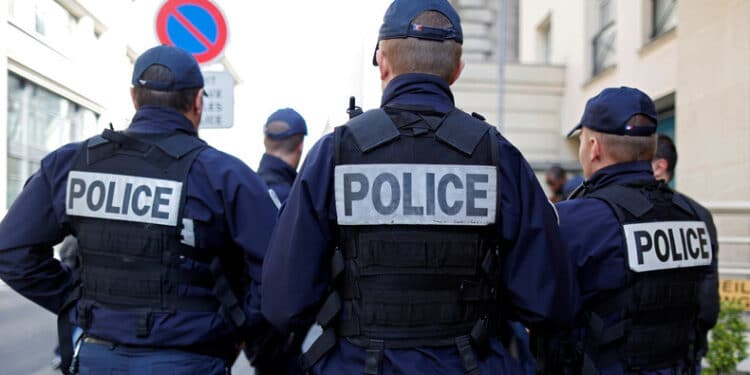 Attaque au couteau à Paris: Un mort et deux blessés graves