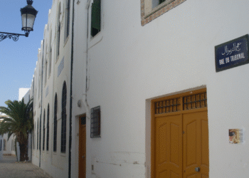 Soixante familles dans une école : Les squatteurs de la rue du Tribunal