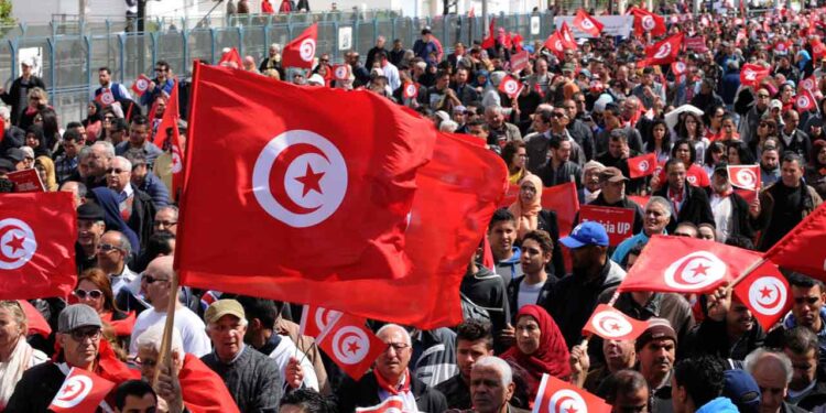 En Tunisie, trois révolutions sont en cours et l'une est en voie de l'emporter