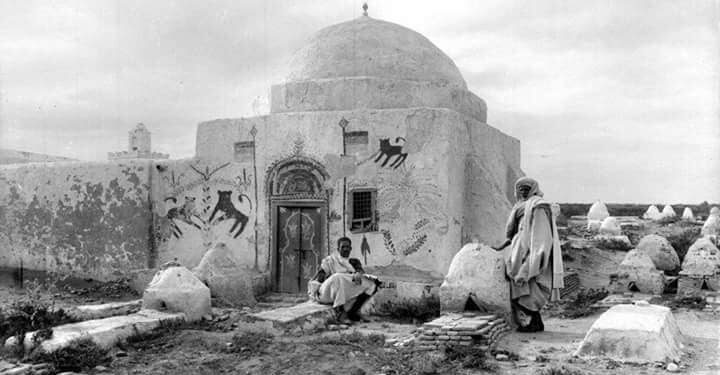 Insolite : Quand les lions ornaient les marabouts !