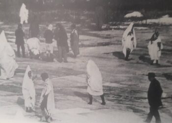 Une photo rare : Yom Kippour au cimetière de Tunis en 1903