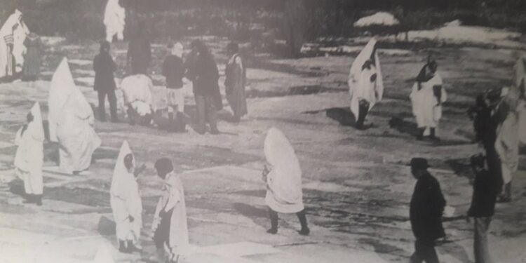 Une photo rare : Yom Kippour au cimetière de Tunis en 1903