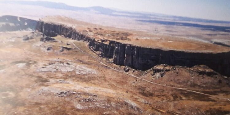 Il faut l'avoir vu au moins une fois : La Table de Jugurtha, cette montagne