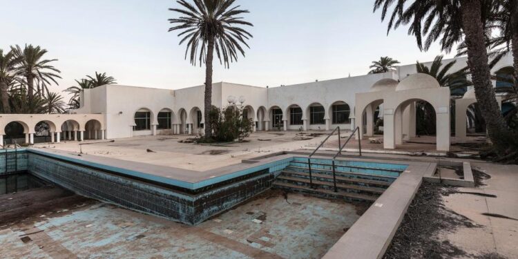 Tunisie : Des hôtels-fantômes à travers l'objectif d'un photographe néerlandais