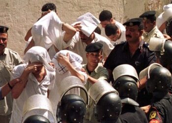 L'homophobie reflète le mépris des femmes !