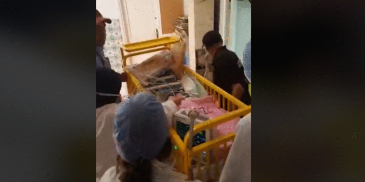 H&ocirc;pital d&rsquo;enfants &agrave; Bab Sa&acirc;doun : Op&eacute;r&eacute; du c&oelig;ur, un enfant transport&eacute; "dangereusement" !