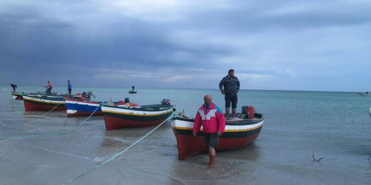 Les pêcheurs tunisiens retenus en Italie comparaîtront devant la justice
