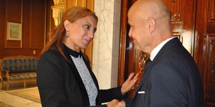 Souad Abbderrahim et Olivier Poivre d'Arvor, main dans la main