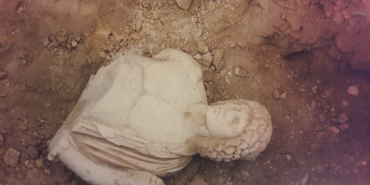 Entre légende et musiques, le Génie de Carthage veille sur l'Acropolium