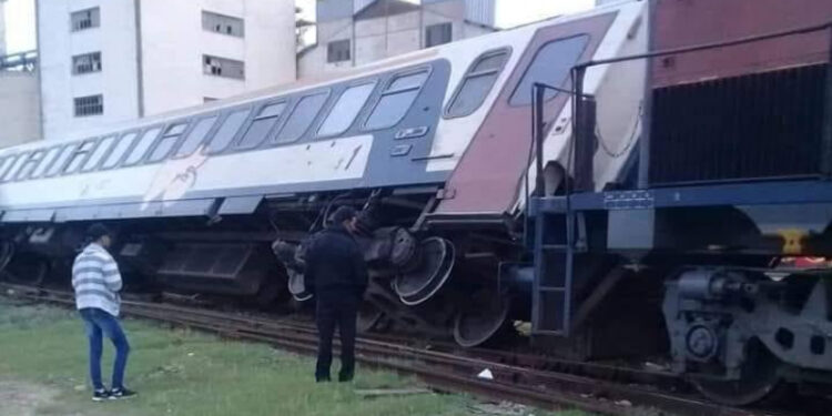 Bir Kassa&acirc; : Un train reliant Tunis &agrave; Kal&acirc;at Khasba d&eacute;raille