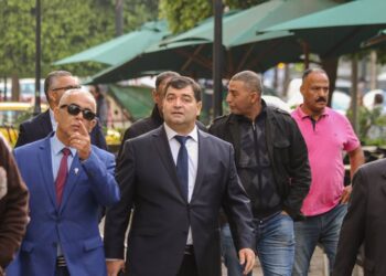 Ren&eacute; Trabelsi &eacute;trenne son costume de ministre