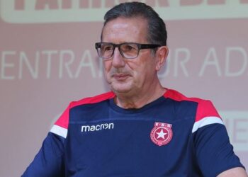 L'Etoile limoge son entra&icirc;neur Georges Leekens