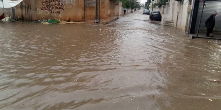 A Sfax, l'eau des pluies s'infiltre dans les maisons