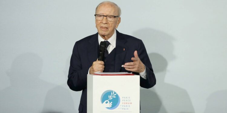 Béji Caïd Essebsi depuis Paris : "Je suis fier des Tunisiens"