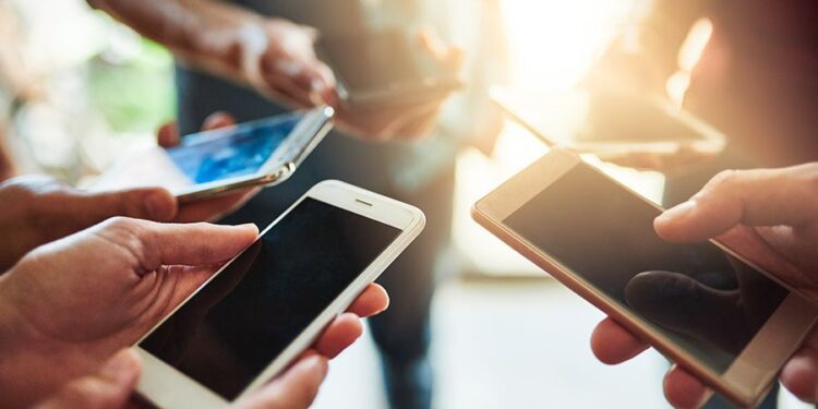 Apr&egrave;s Monastir, Sousse interdit les smartphones dans les &eacute;tablissements &eacute;ducatifs