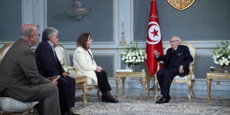 Eventuel "appareil secret" d’Ennahdha : Le comité de Défense de Belaid et Brahmi reçu par Caid Essebsi