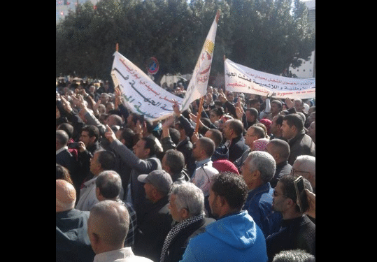 Devant l'ARP, plusieurs d&eacute;put&eacute;s rejoignent la manifestation de l'UGTT