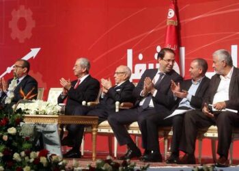 Augmentations salariales : Le trio Caid Essebsi - Chahed - Taboubi en r&eacute;union