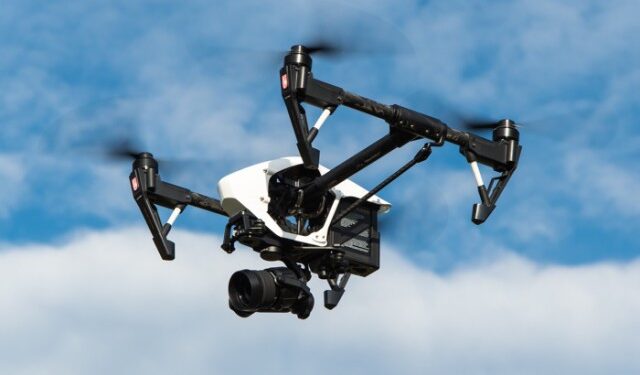 C'est quoi l'histoire du drone qui survole la maison de Slim Riahi ?